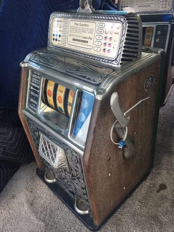 Caille Bros. Superior Nude Front New Deal Rare 10 cent Caille Shamrock Slot Machine