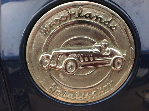 MILLS MASERATI SPORTS CAR SLOT MACHINE BROOKLAND RARE - Image 2