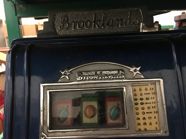 MILLS MASERATI SPORTS CAR SLOT MACHINE BROOKLAND RARE - Image 4